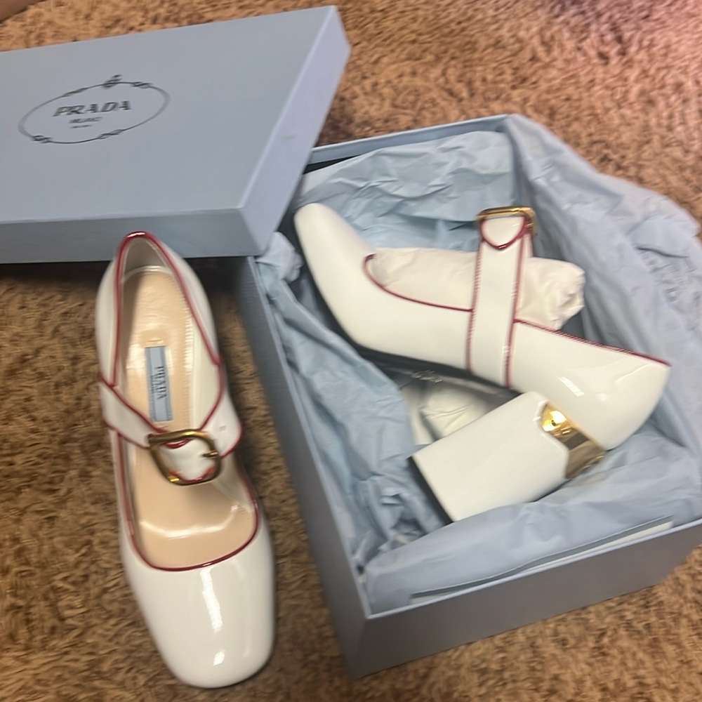 SOLD!    BNWB Authentic Prada Retro Runway Heel Limited Edition Chunky